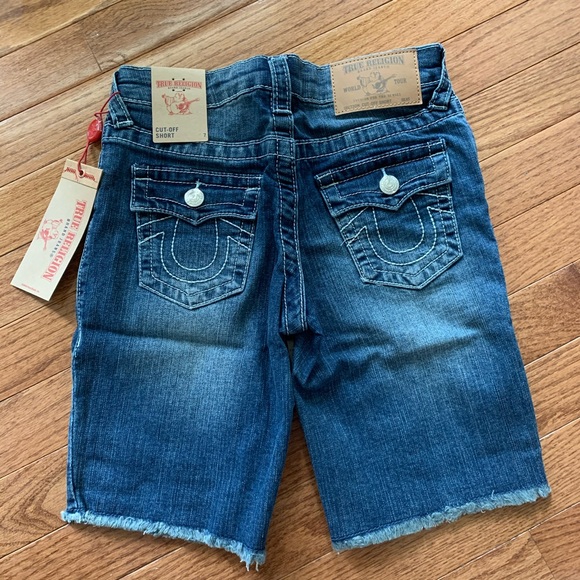 True Religion Short Jeans - Picture 2 of 3